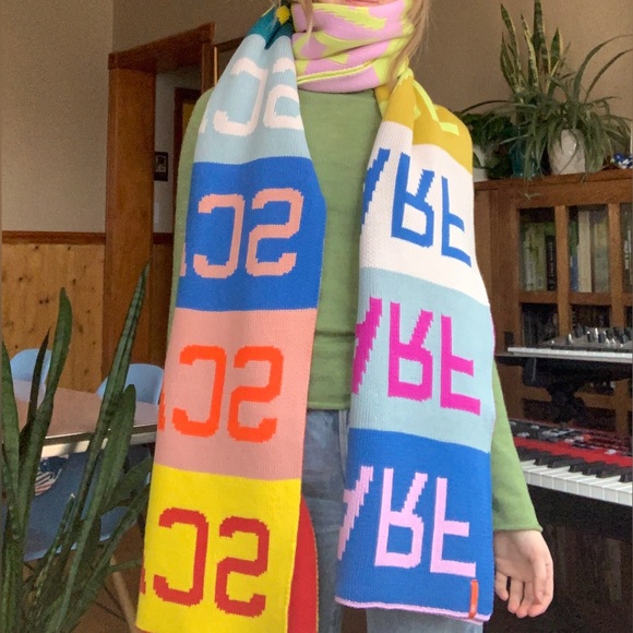 Verloop Scarf Scarf - Picture 3 of 11